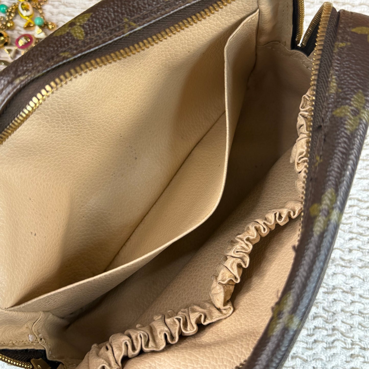 LOUIS VUITTON TROUSSE 23 MAKE UP POUCH