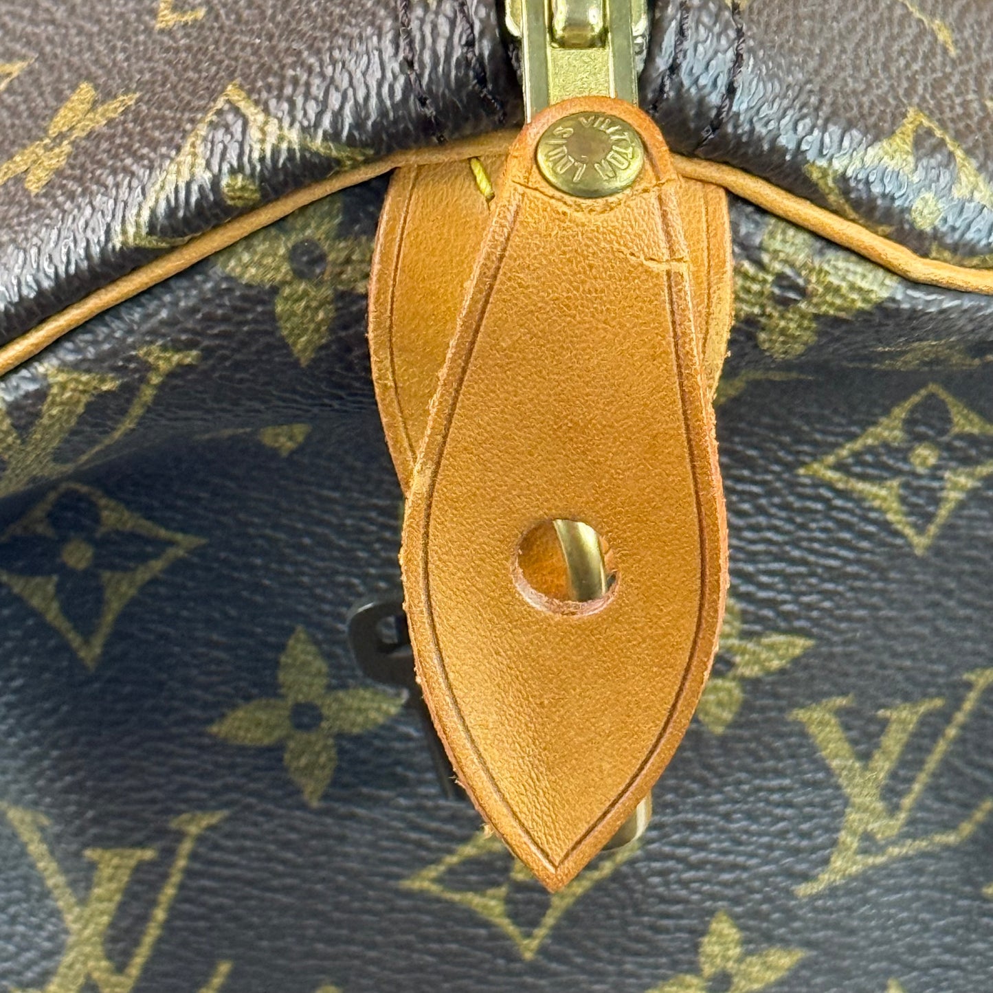 LOUIS VUITTON SPEEDY 40 in Monogram