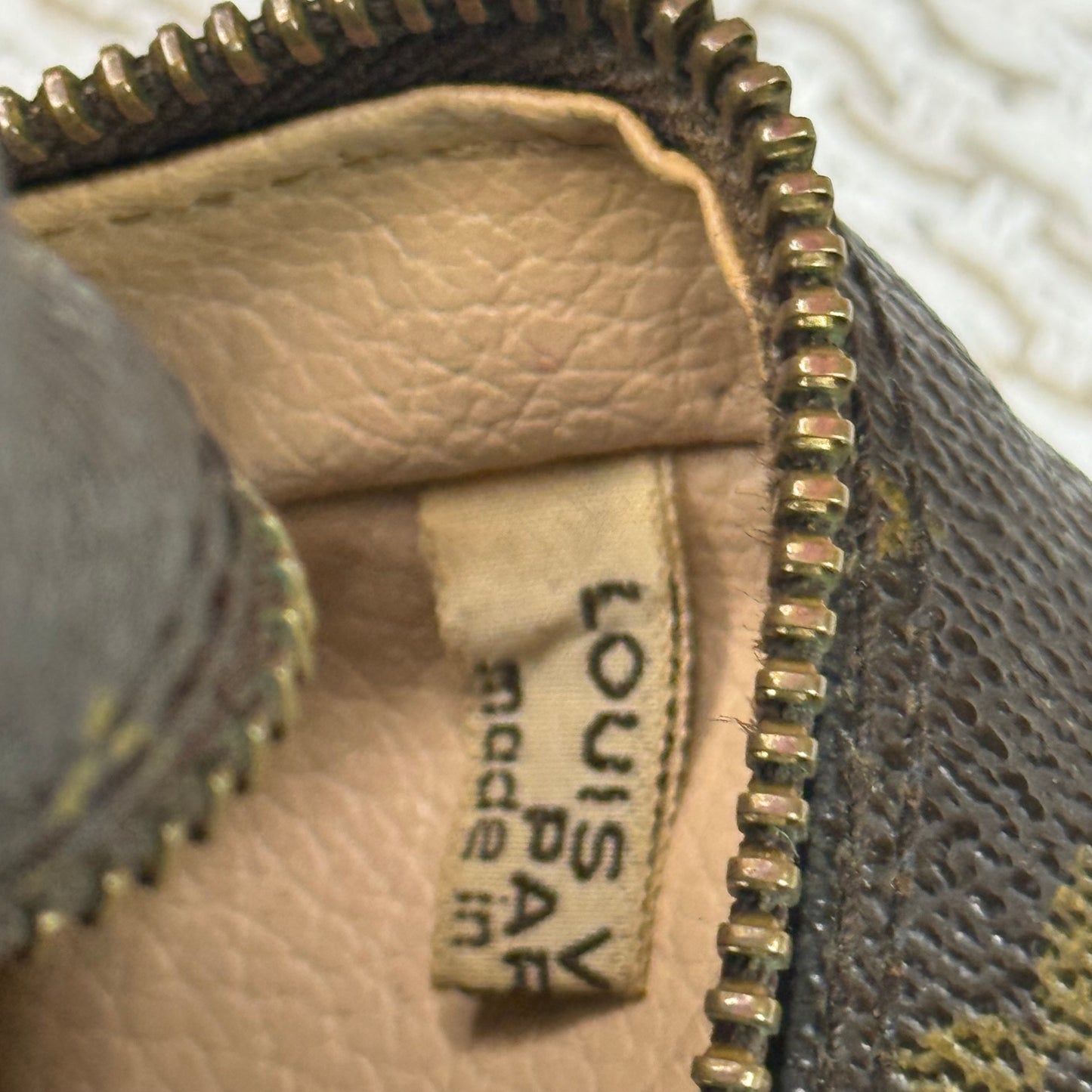 LOUIS VUITTON TROUSSE 18 MAKE UP POUCH