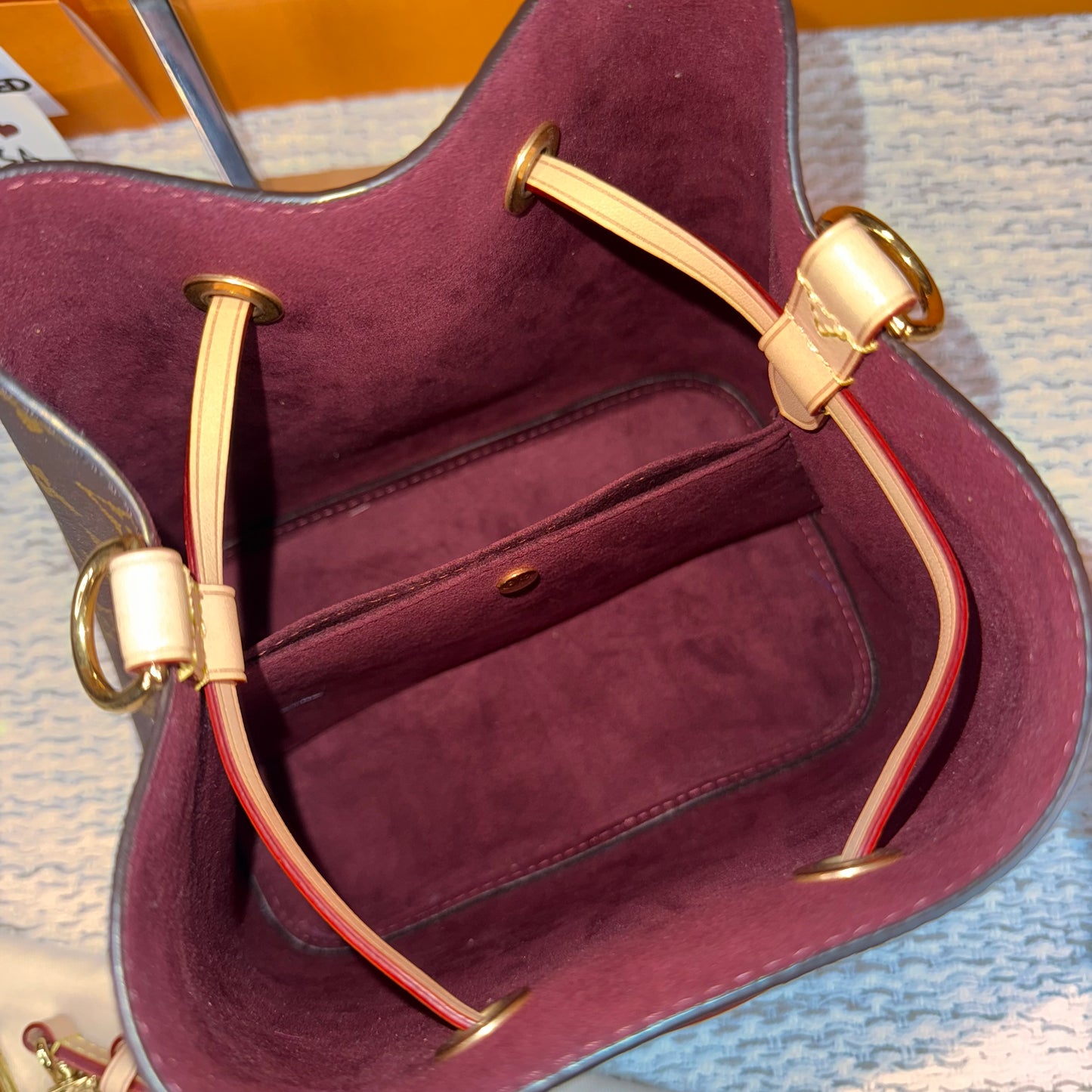 LOUIS VUITTON NEONOE BB