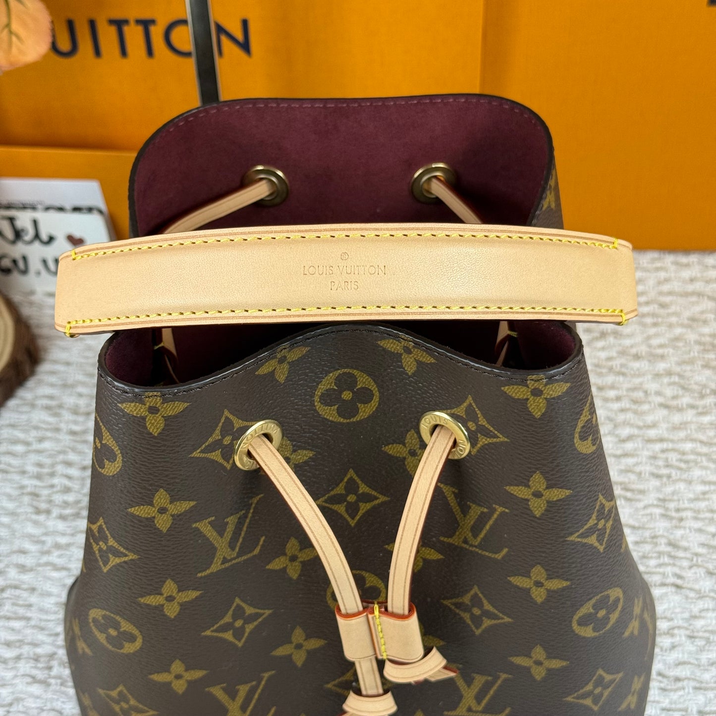 LOUIS VUITTON NEONOE BB