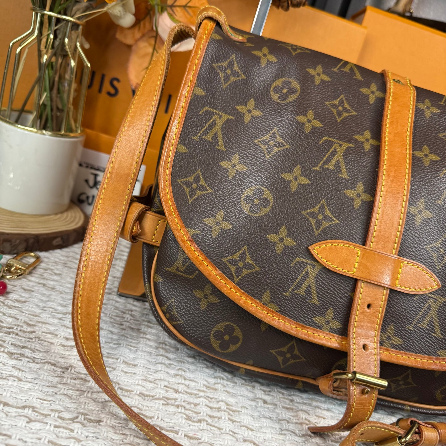 LOUIS VUITTON SAUMUR 30 in Monogram
