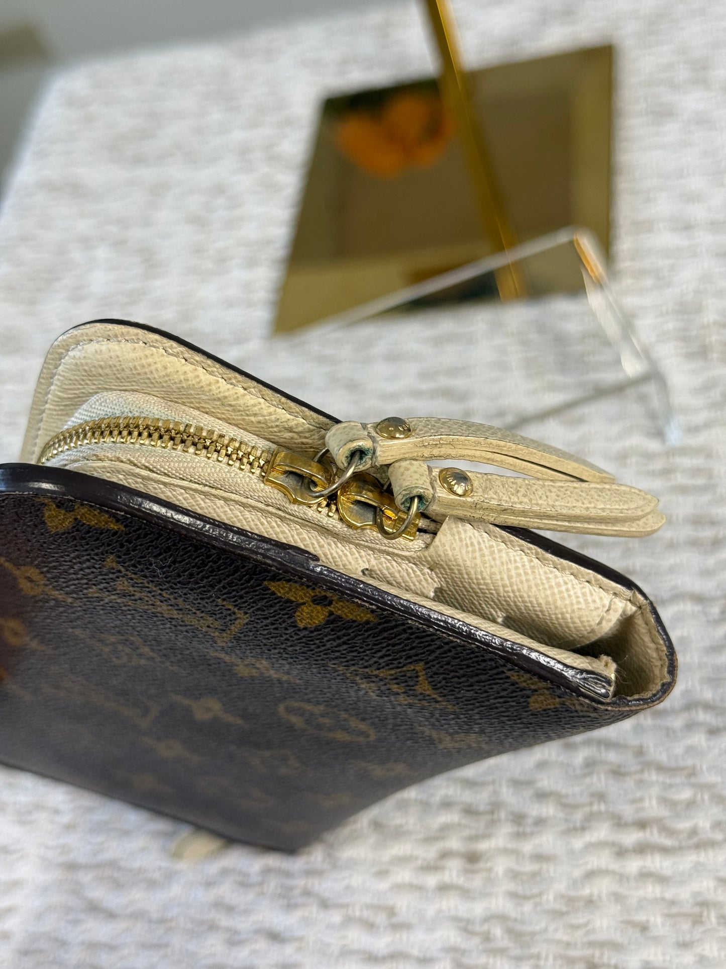 LOUIS VUITTON INSOLITE WALLET in Monogram