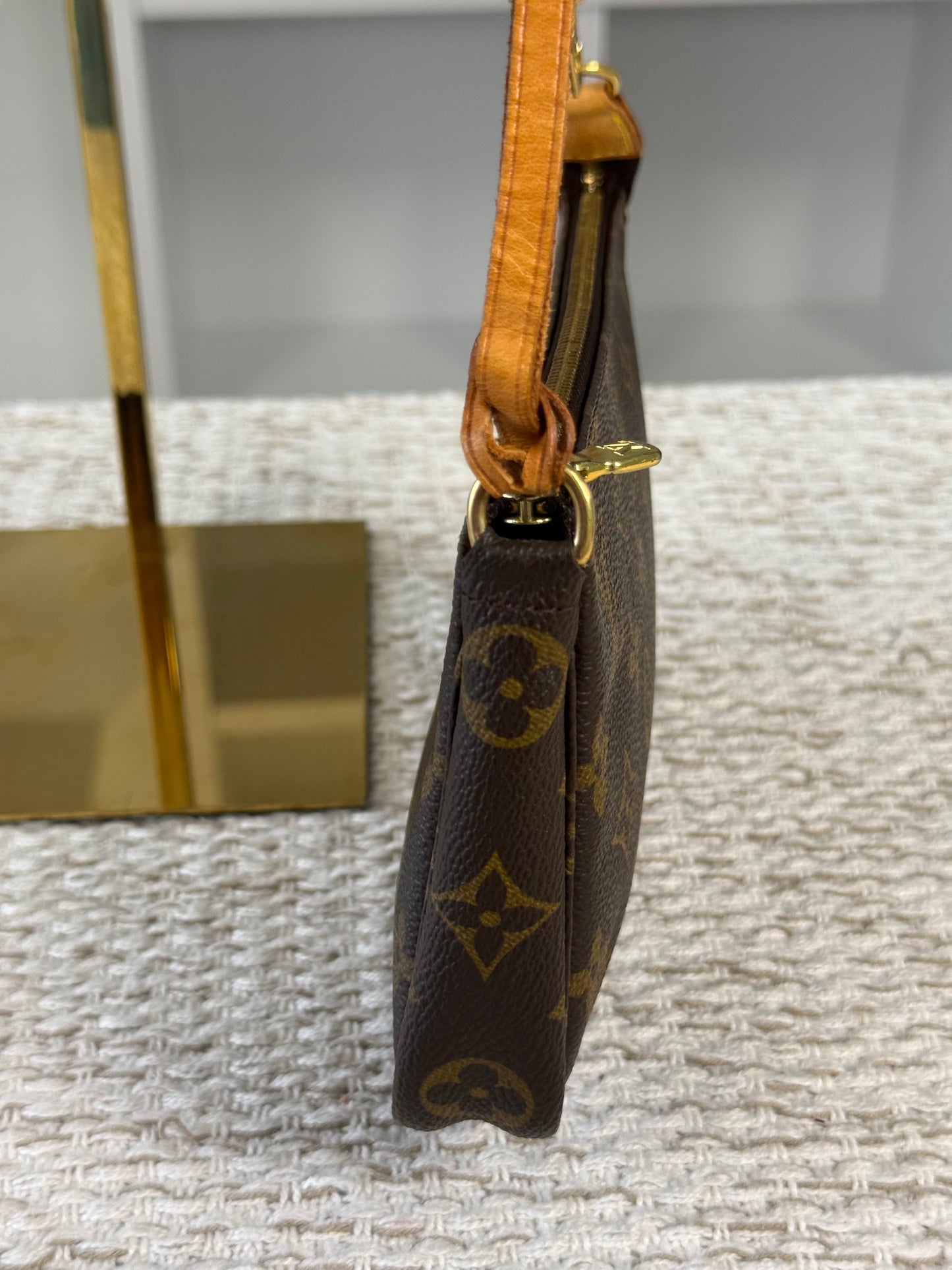 LOUIS VUITTON MONOGRAM CANVAS ACCESSORIES POCHETTE BAG