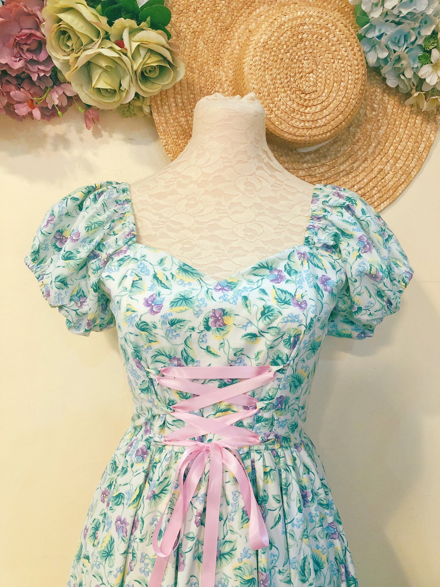 LOUIS VUITTON MONOGRAM CANVAS TROUSSE TOILETTE 28 COSMETIC BAG