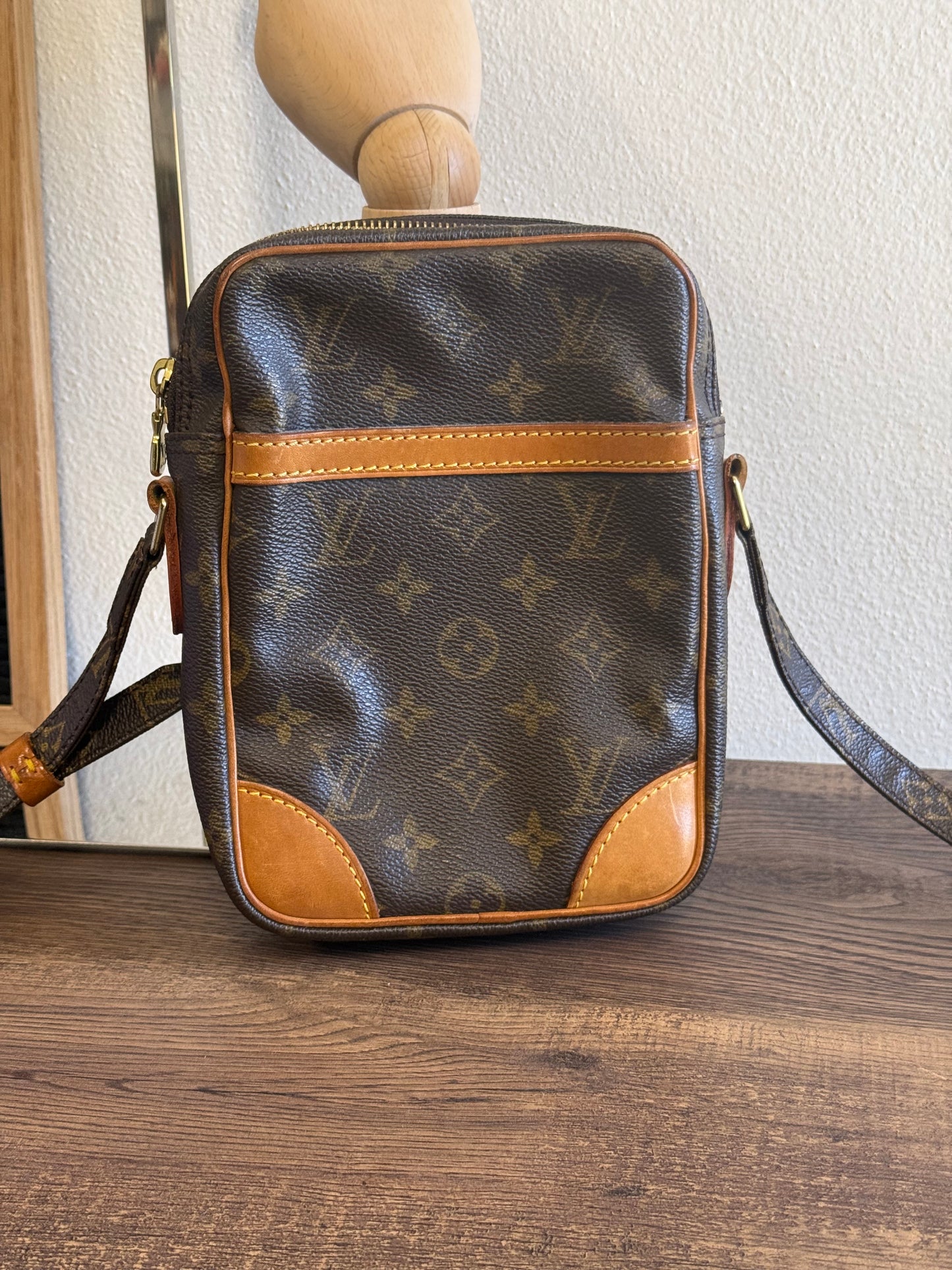 LOUIS VUITTON DANUBE CROSSBODY MONOGRAM CANVAS