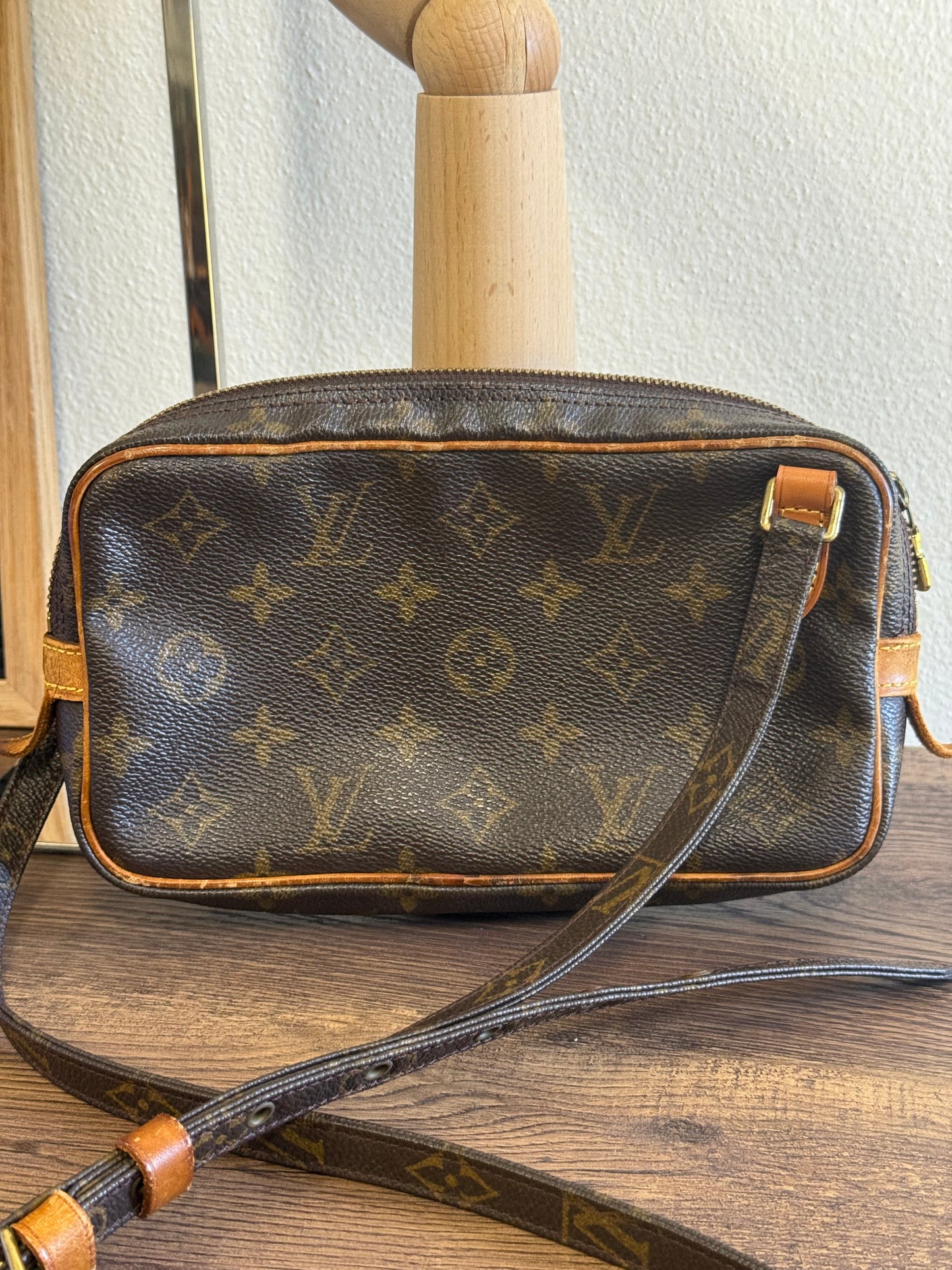 LOUIS VUITTON MARLEY BANDOULIERE CROSSBODY