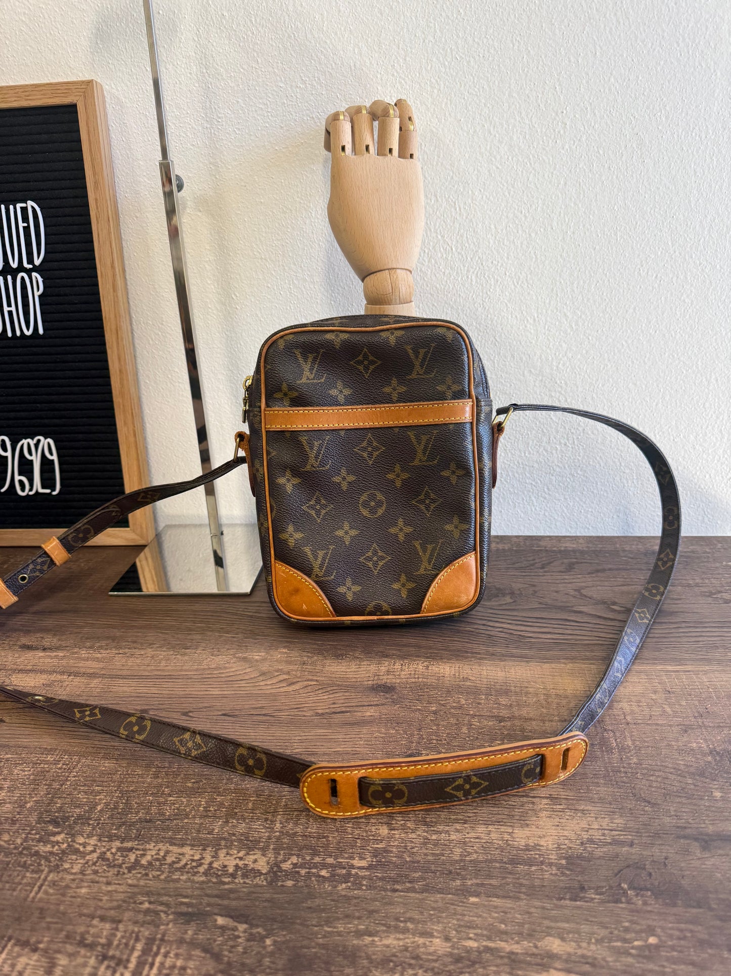 LOUIS VUITTON DANUBE MONOGRAM CANVAS AR0022
