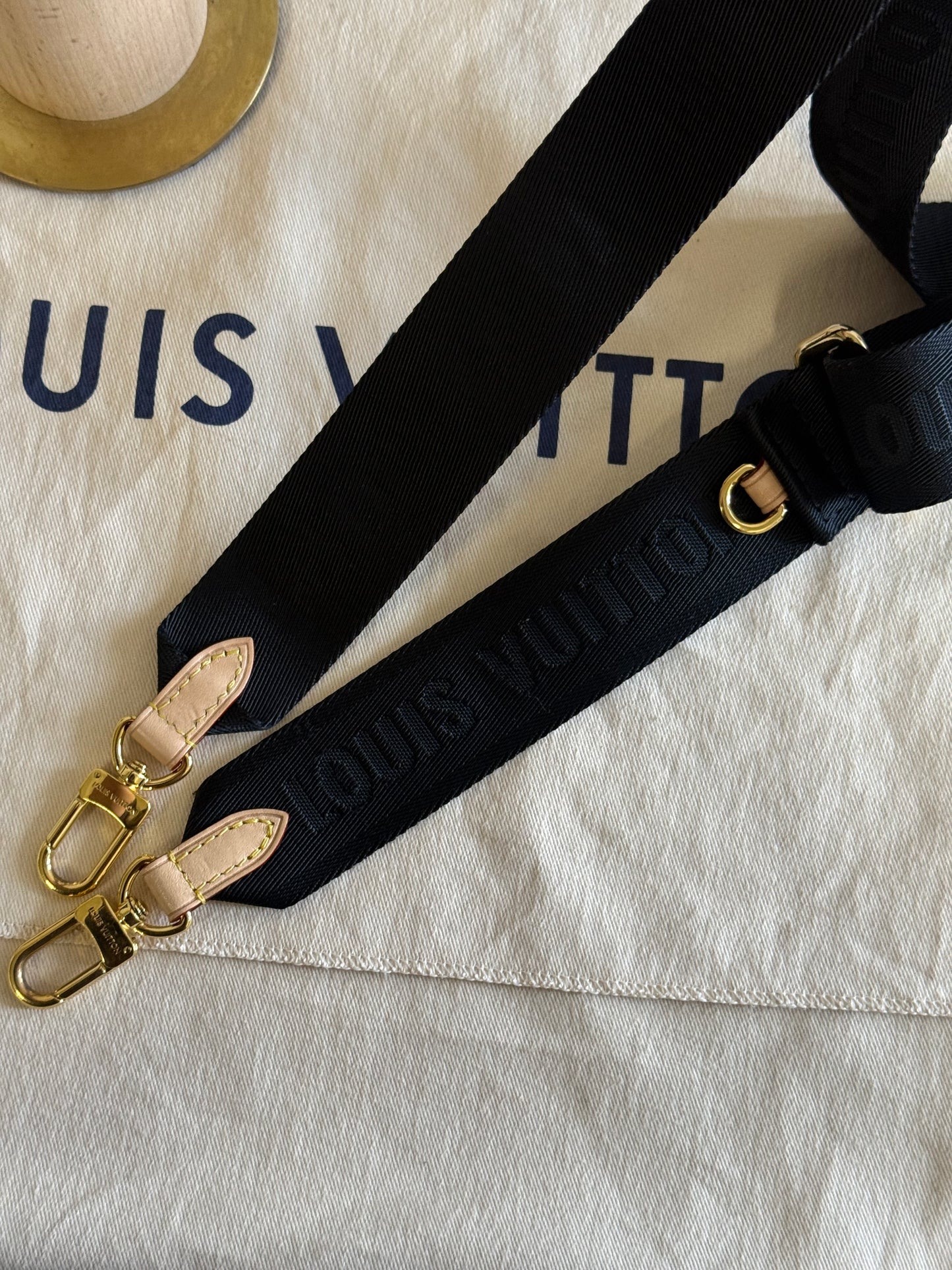 LOUIS VUITTON MULTI POCHETTE ACCESSORIES BLACK STRAP