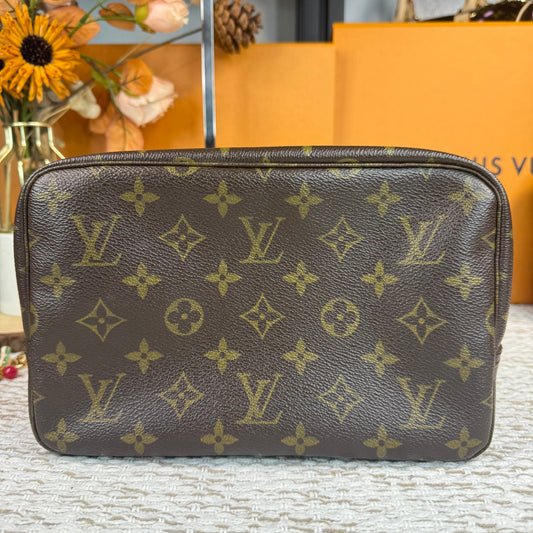 LOUIS VUITTON TROUSSE 23 MAKE UP POUCH 