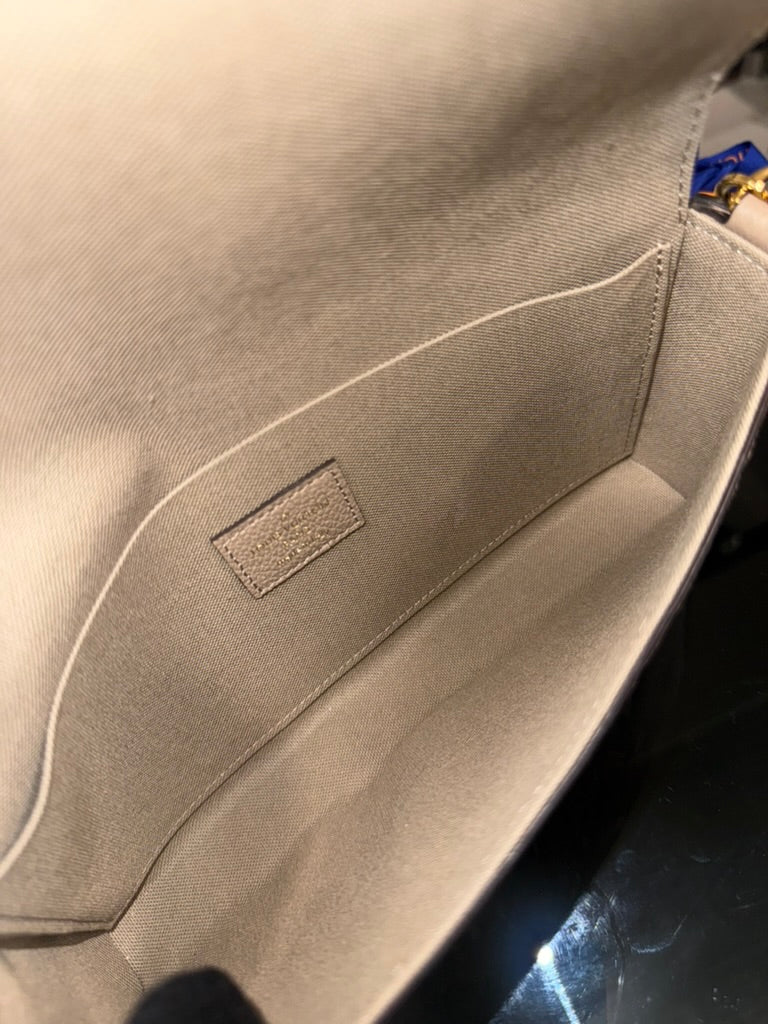 Louis Vuitton Pochette Félicie Monogram Empreinte Tourterelle Empreinte