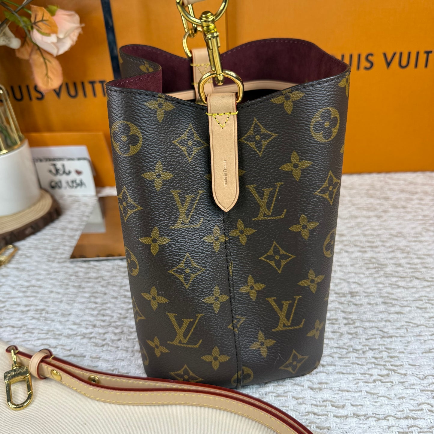 LOUIS VUITTON NEONOE BB