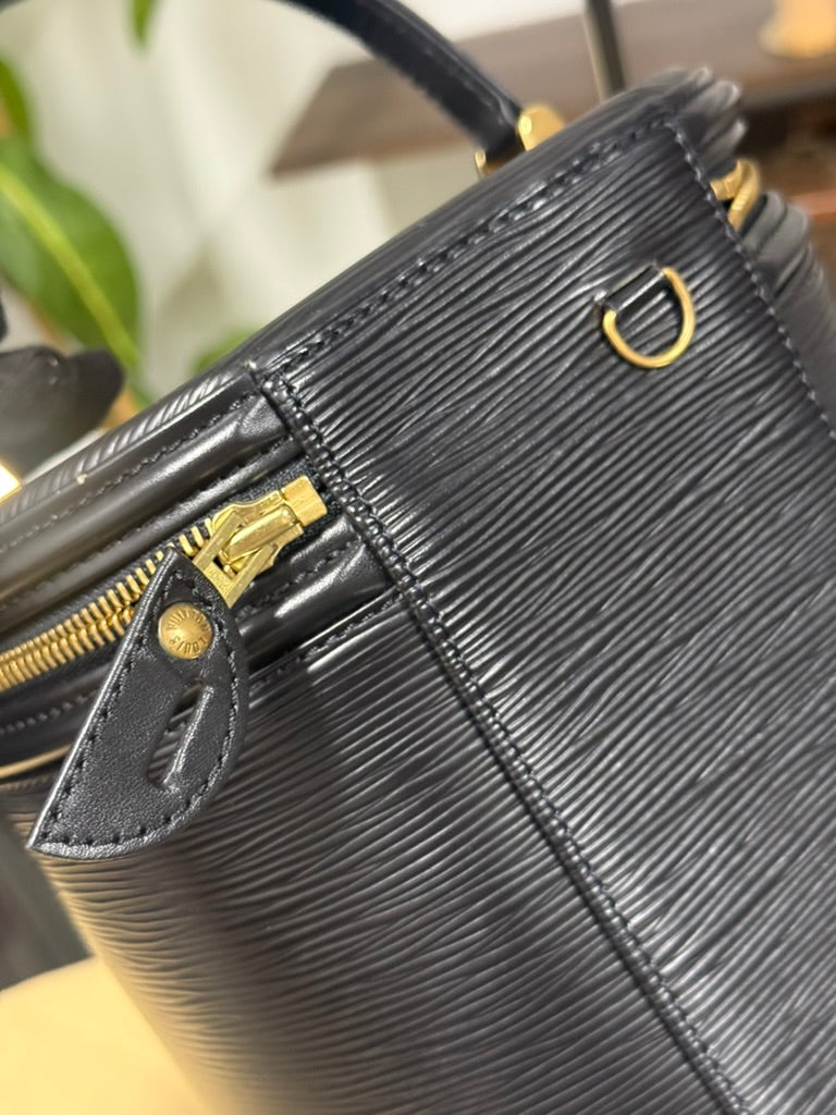 Louis Vuitton Vintage Cannes Vanity Handbag in Black Noir Epi Leather M48032