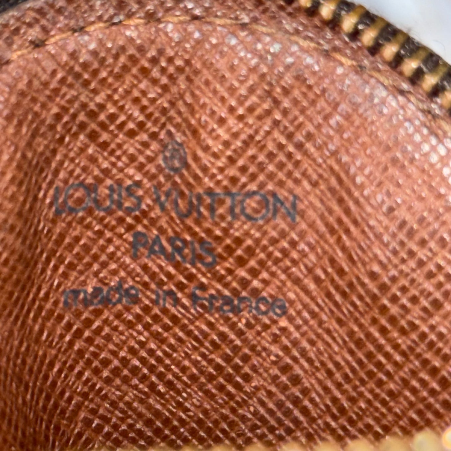 LOUIS VUITTON ROUND COIN PURSE