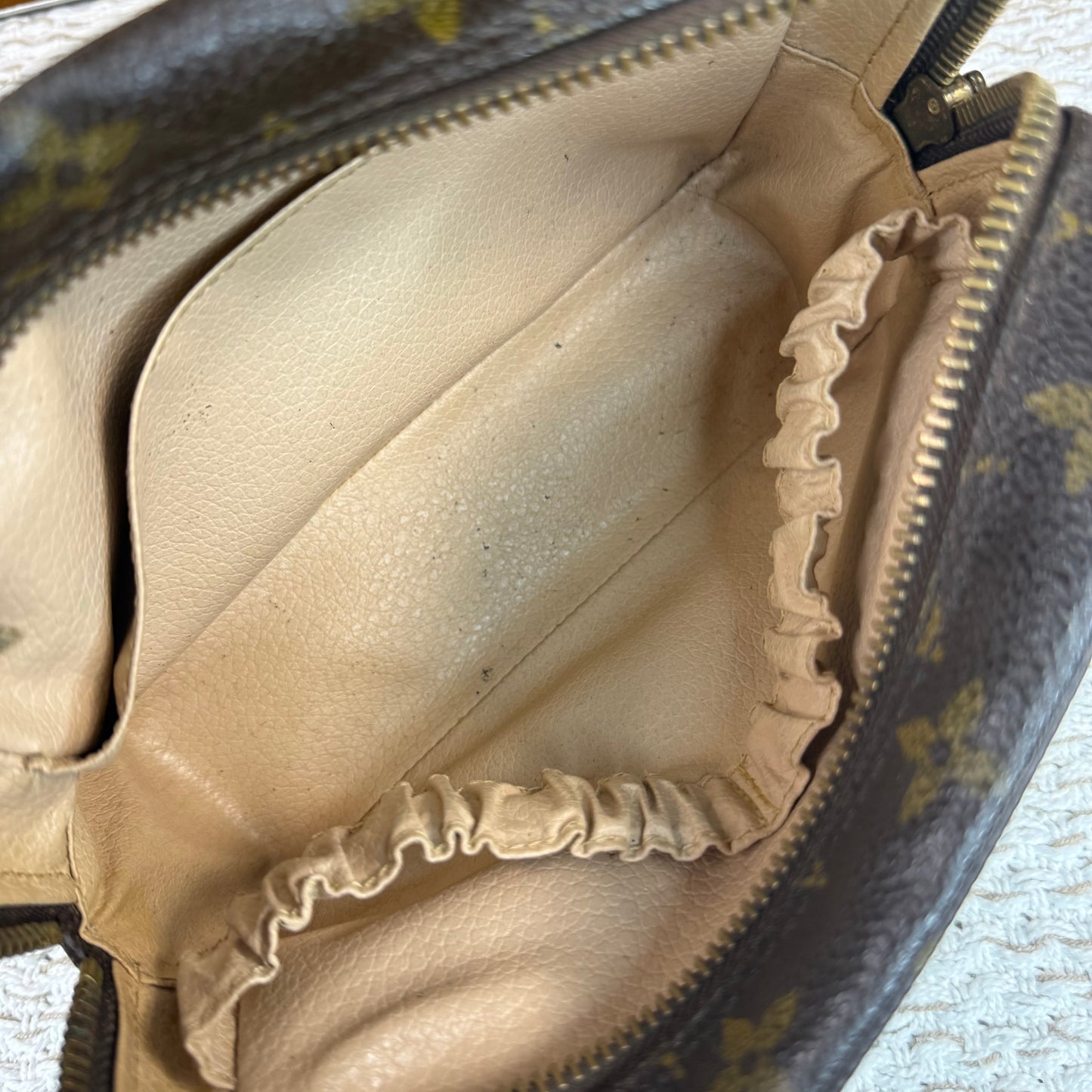 LOUIS VUITTON TROUSSE 18 MAKE UP POUCH