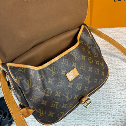 SAUMUR 30 in Monogram