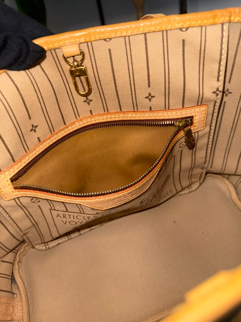 Louis Vuitton Neverfull PM Monogram Canvas Tote Bag M40155