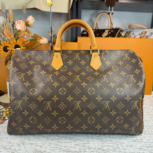 LOUIS VUITTON SPEEDY 40 in Monogram