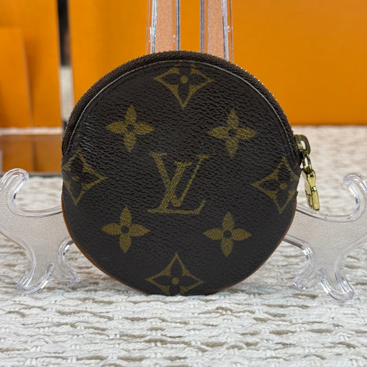 LOUIS VUITTON ROUND COIN PURSE