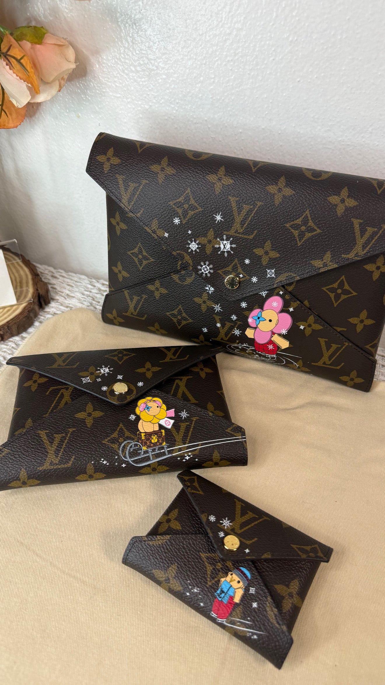 LOUIS VUITTON MONOGRAM CANVAS CHRISTMAS ANIMATION VIVIENNE KIRIGAMI POCHETTE SET