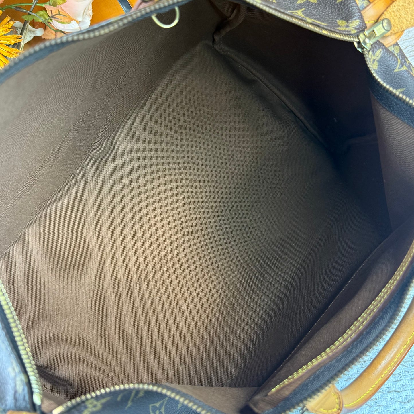 LOUIS VUITTON SPEEDY 40 in Monogram