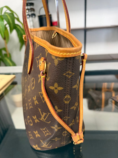 LOUIS VUITTON Monogram Neverfull PM in Monogram