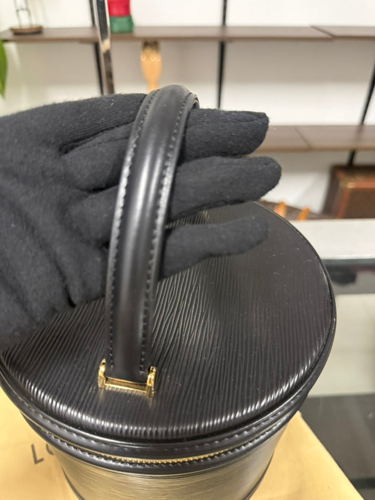 Louis Vuitton Vintage Cannes Vanity Handbag in Black Noir Epi Leather M48032