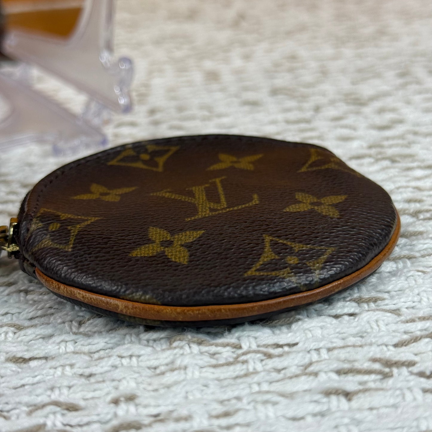 LOUIS VUITTON ROUND COIN PURSE