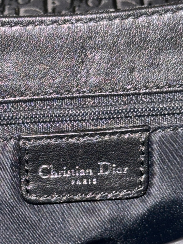 Street Chic Trotter Shoulder Bag in Black