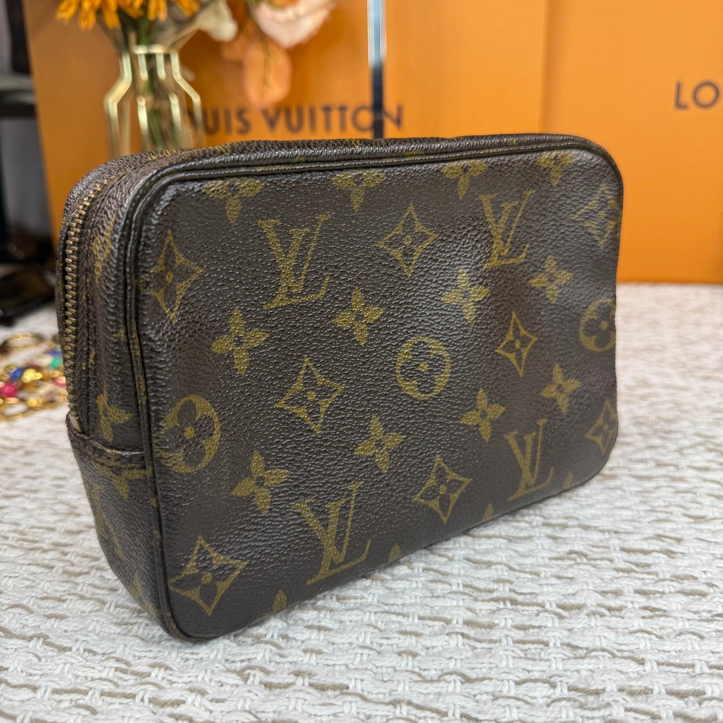 LOUIS VUITTON TROUSSE 18 MAKE UP POUCH