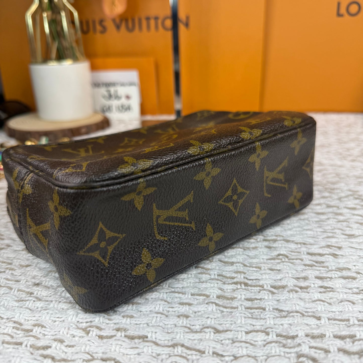 LOUIS VUITTON TROUSSE 18 MAKE UP POUCH