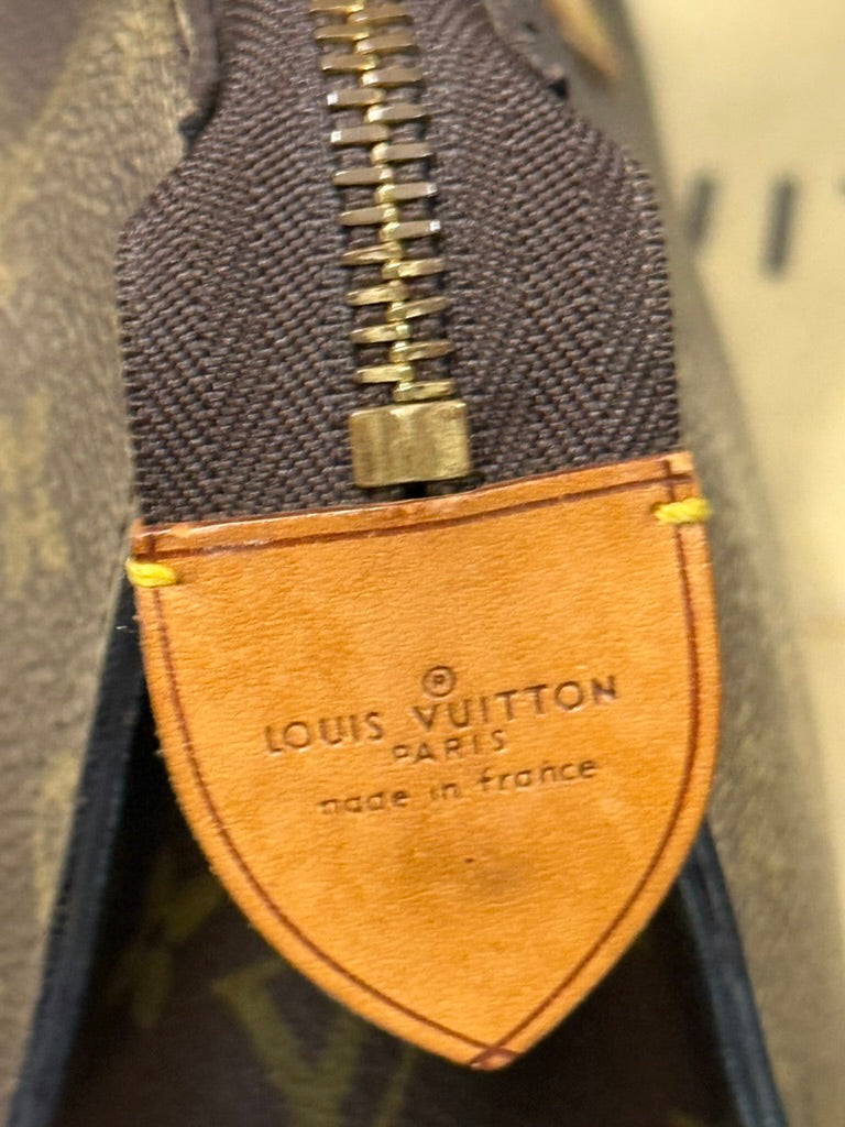 Louis Vuitton Very Rare Vintage Sac Triangle Monogram Handbag M51360