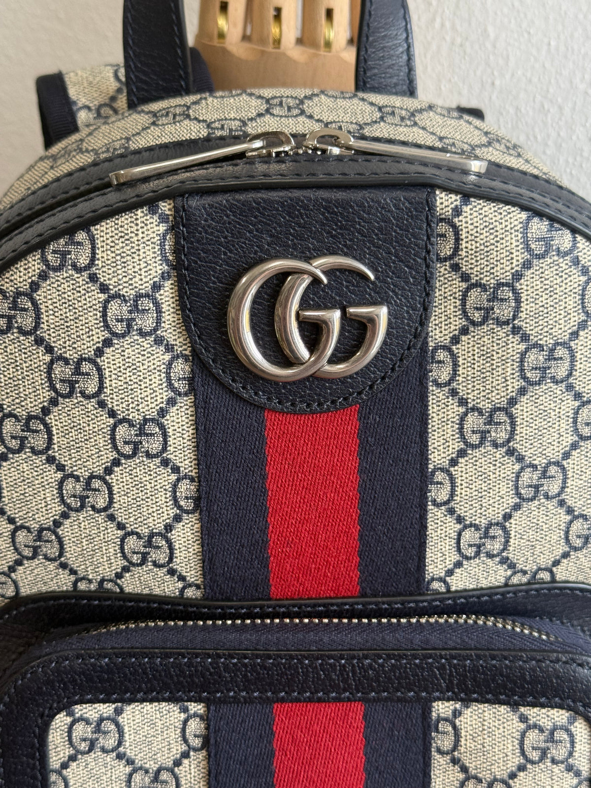 GUCCI GG SUPREME SMALL BACKPACK NAYV BLUE