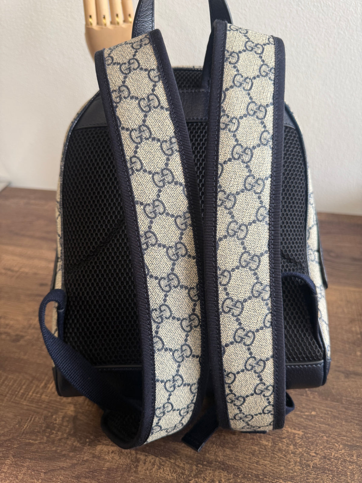 GUCCI GG SUPREME SMALL BACKPACK NAYV BLUE