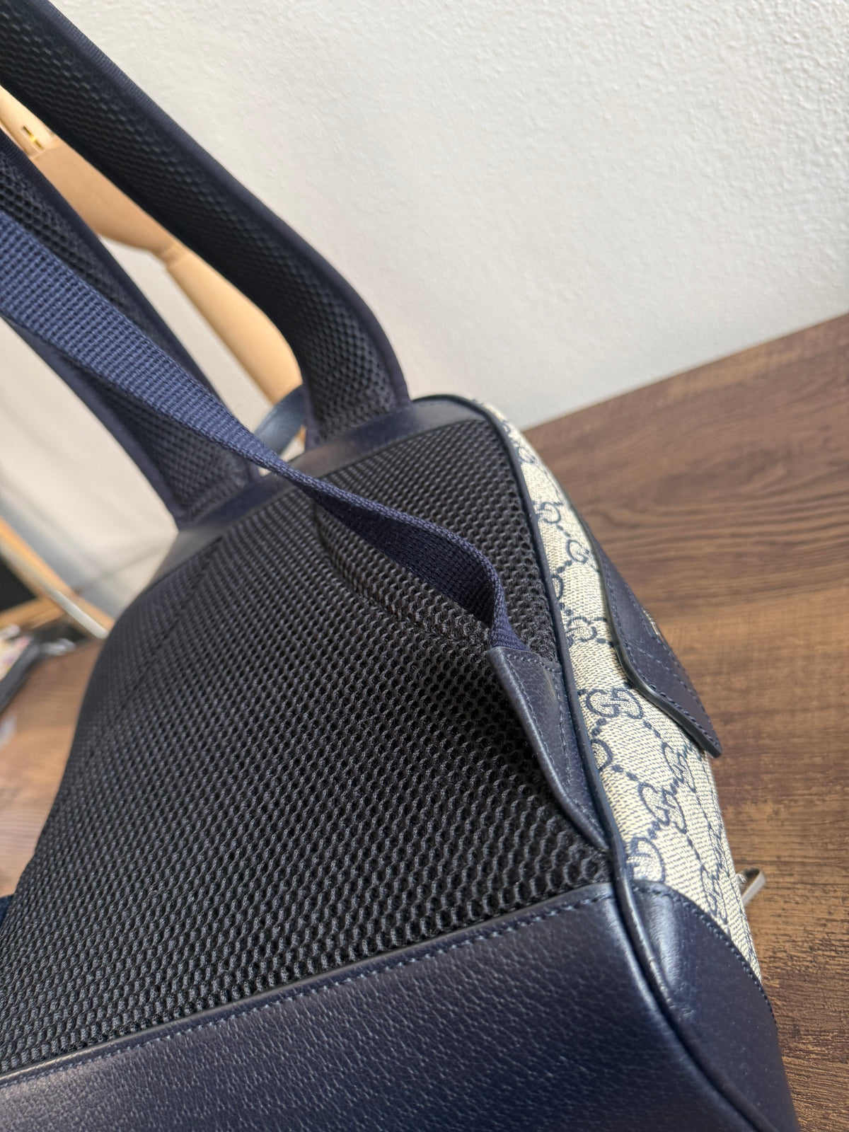 GUCCI GG SUPREME SMALL BACKPACK NAYV BLUE