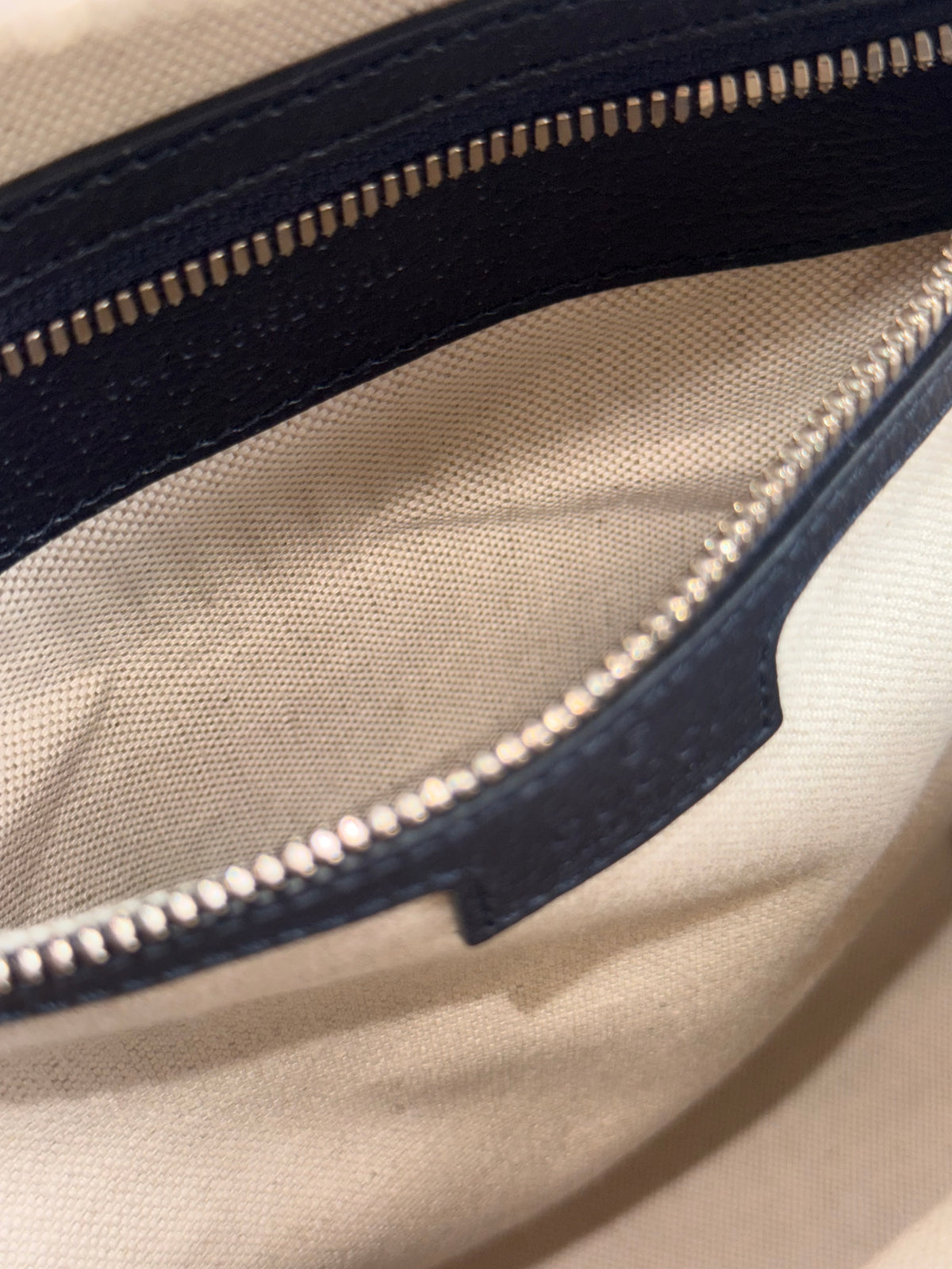 GUCCI GG SUPREME SMALL BACKPACK NAYV BLUE