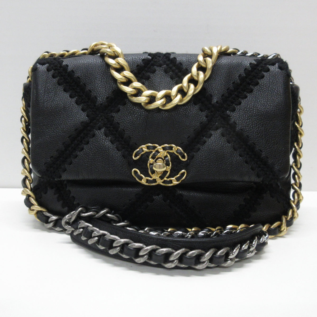 Chanel 19 Small 26cm Quilted Leather Flap Shoulder Bag – Black AS1160
