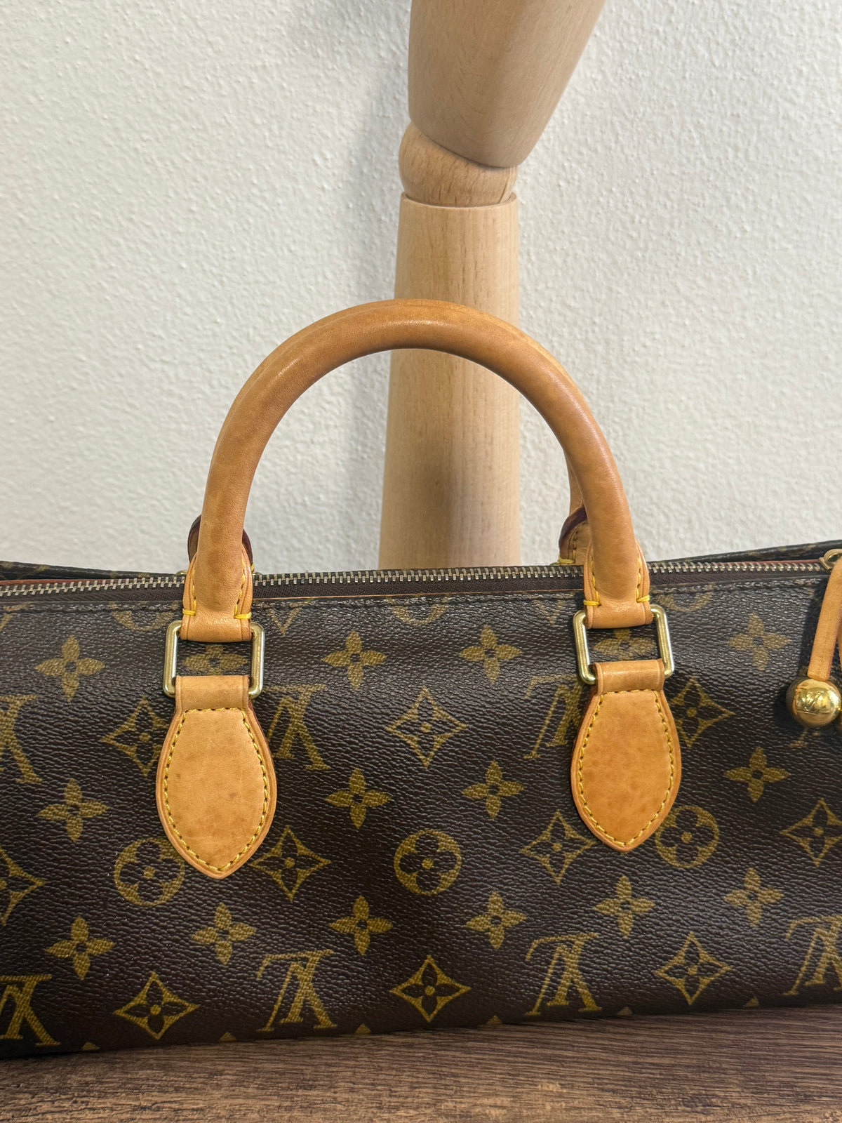 LOUIS VUITTON POPPINCOURT HANDBAG IN MONOGRAM
