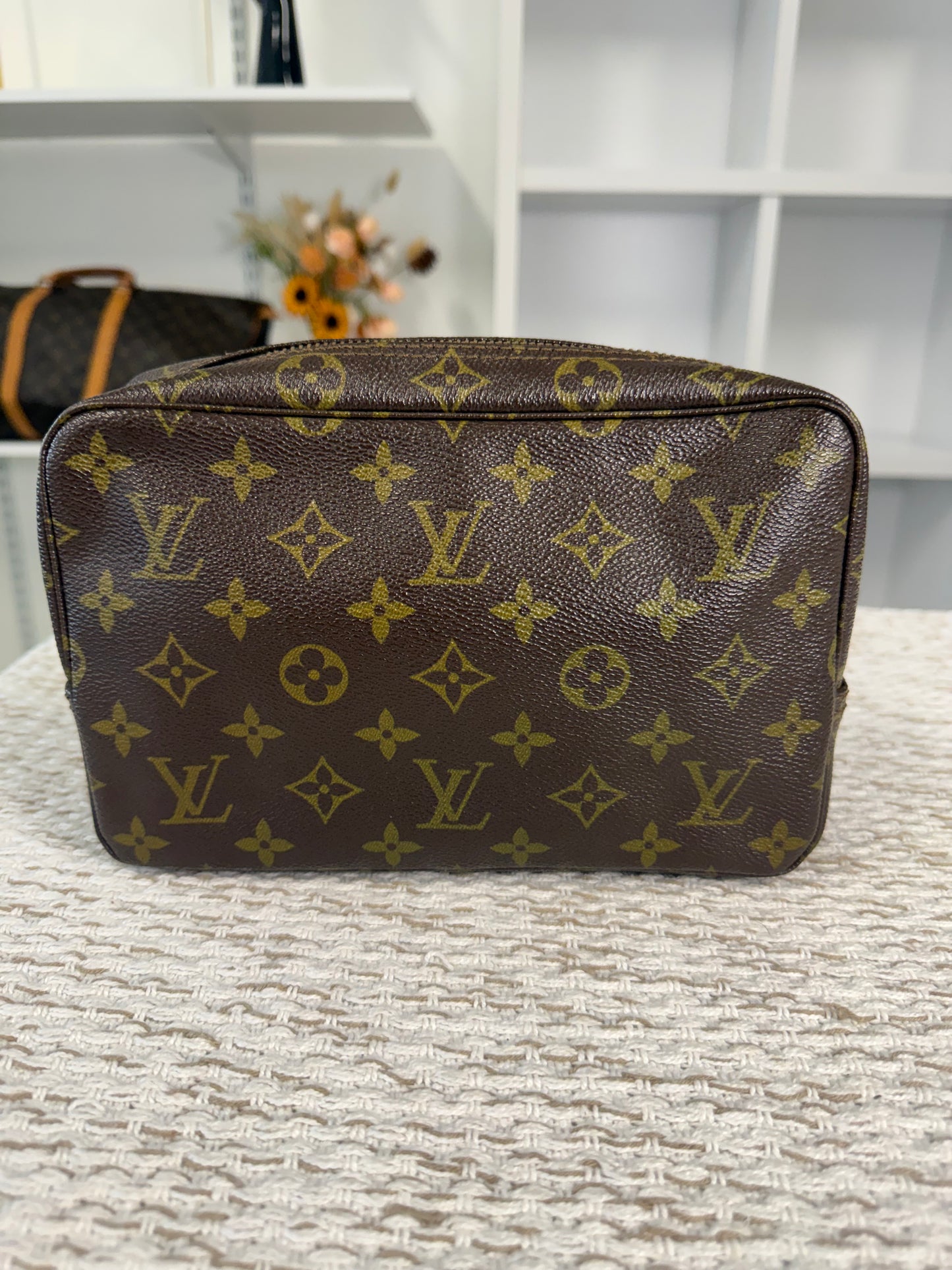 LOUIS VUITTON VINTAGE CANVAS TROUSSE TOILETTE 23 COSMETIC BAG in Monogram