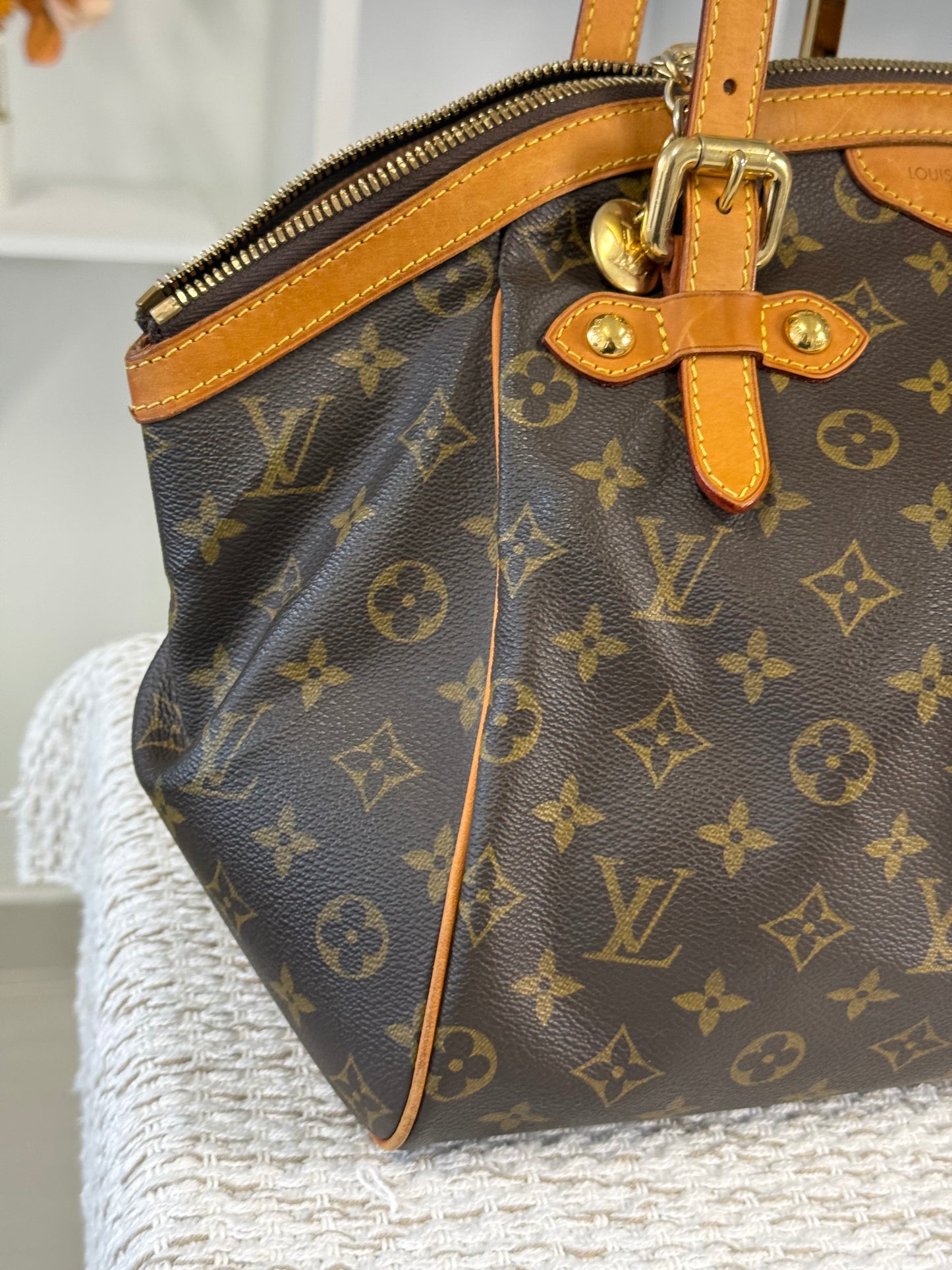LOUIS VUITTON CANVAS TIVOLI GM BAG in Monogram