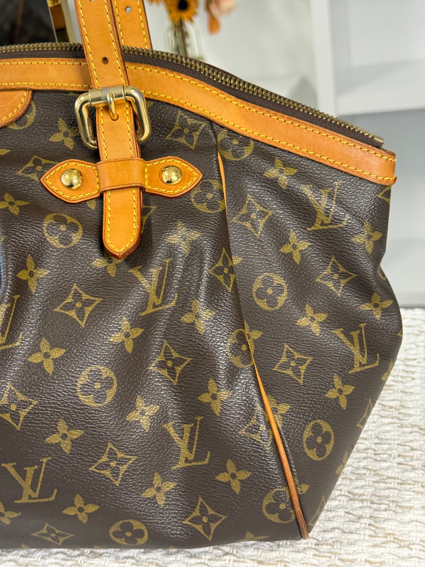 LOUIS VUITTON CANVAS TIVOLI GM BAG in Monogram