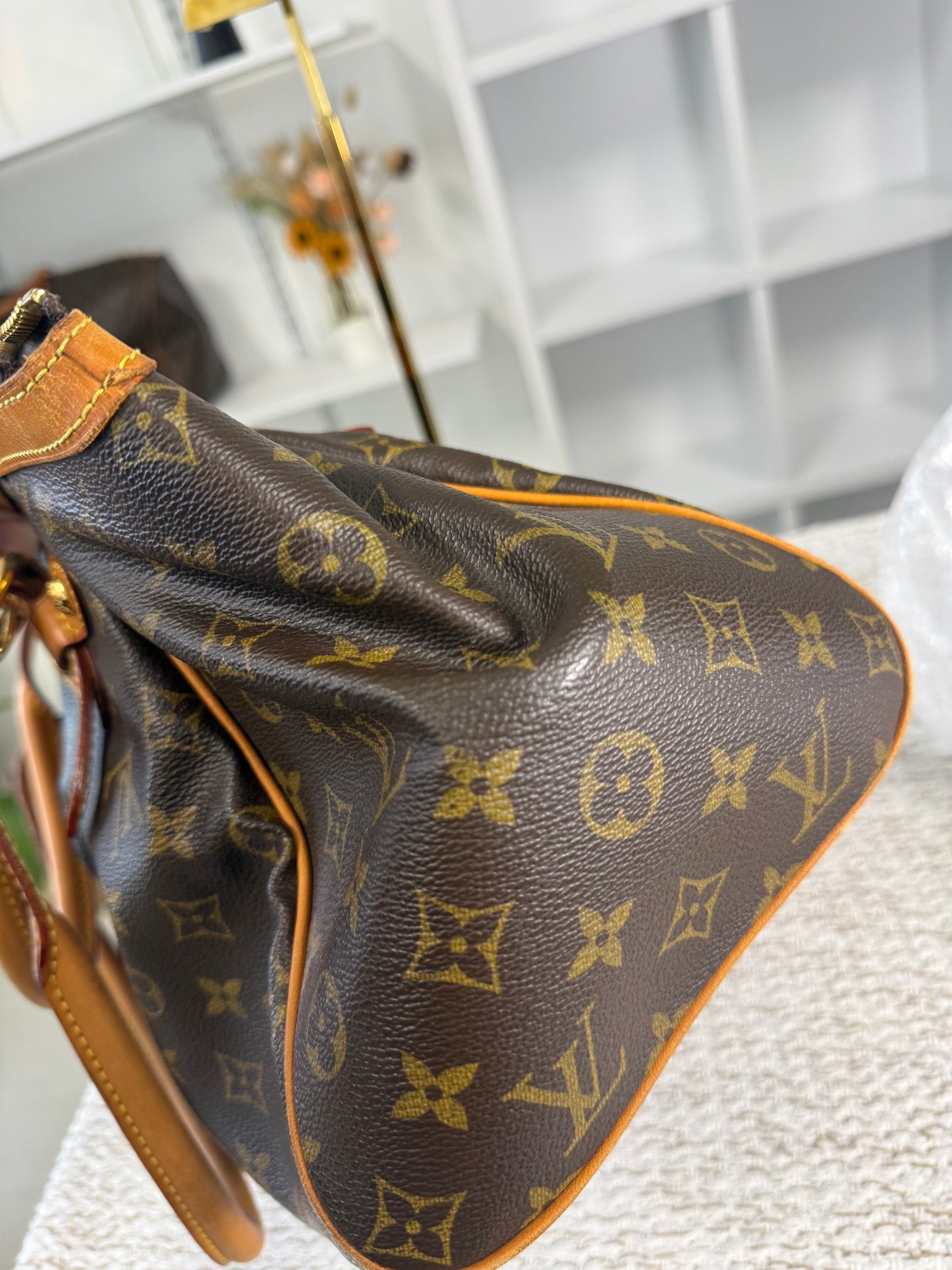 LOUIS VUITTON CANVAS TIVOLI GM BAG in Monogram