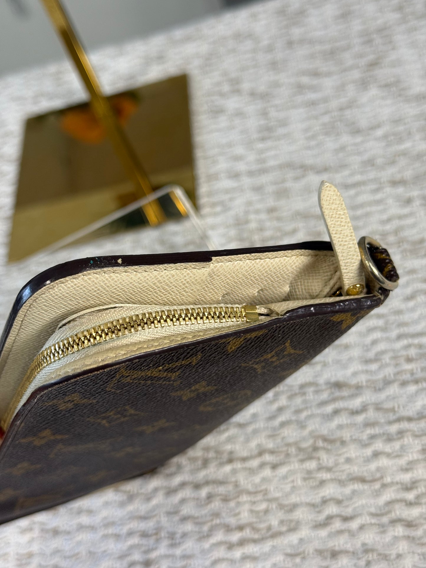 LOUIS VUITTON INSOLITE WALLET in Monogram