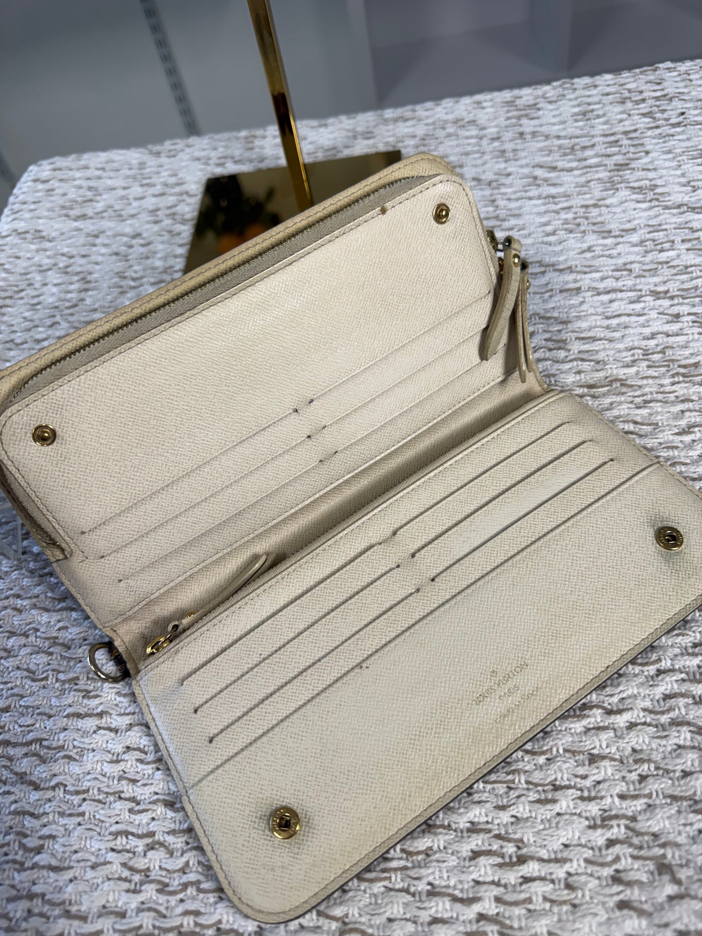 LOUIS VUITTON INSOLITE WALLET in Monogram