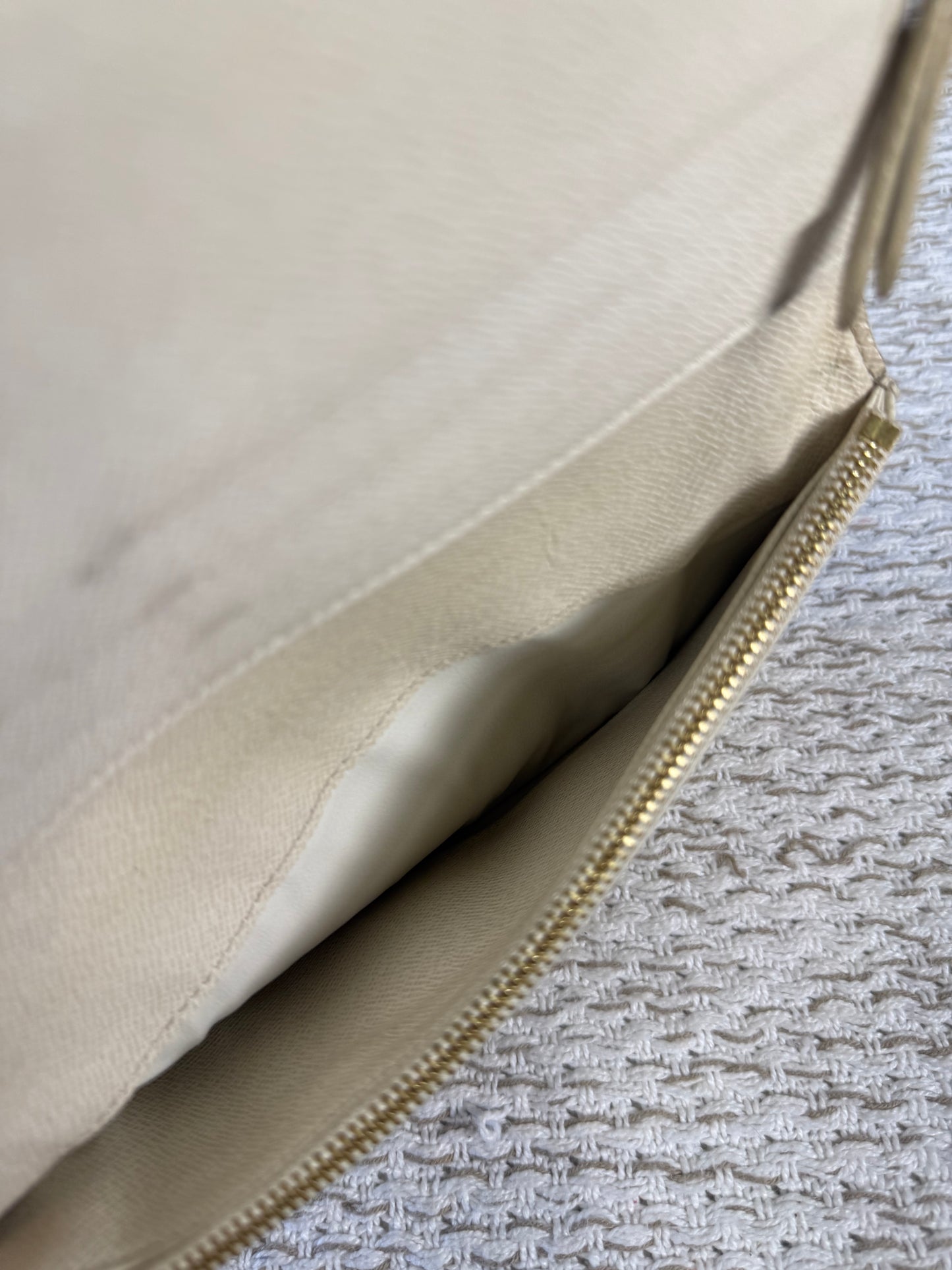 LOUIS VUITTON INSOLITE WALLET in Monogram