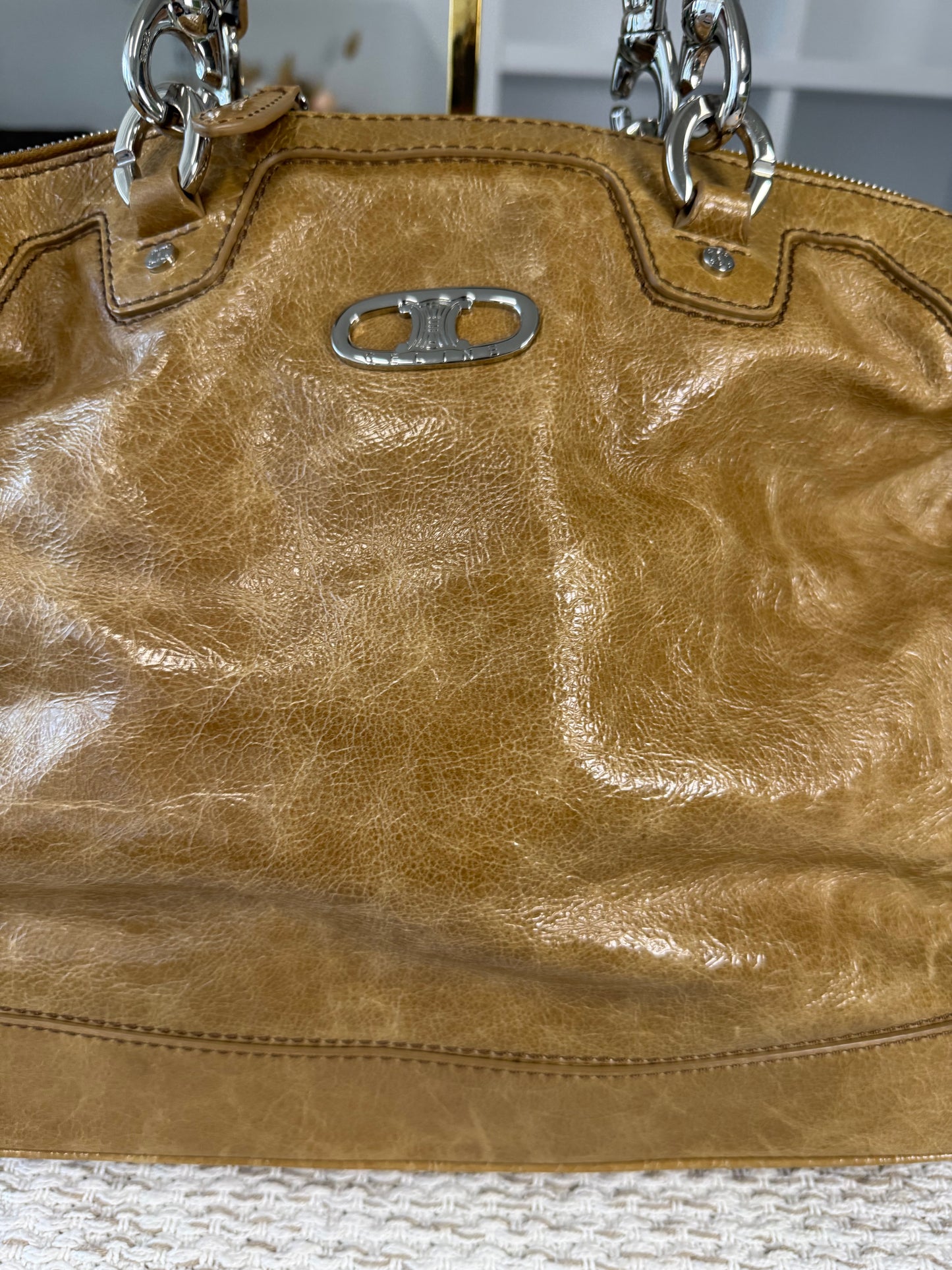 VINTAGE CÉLINE HANDBAG IN CRINKLED PATENT LEATHER