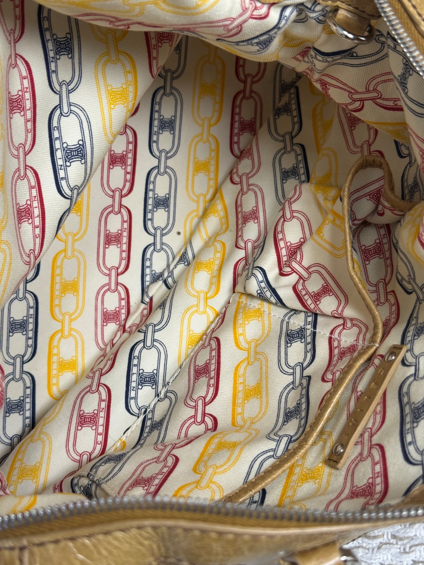 VINTAGE CÉLINE HANDBAG IN CRINKLED PATENT LEATHER