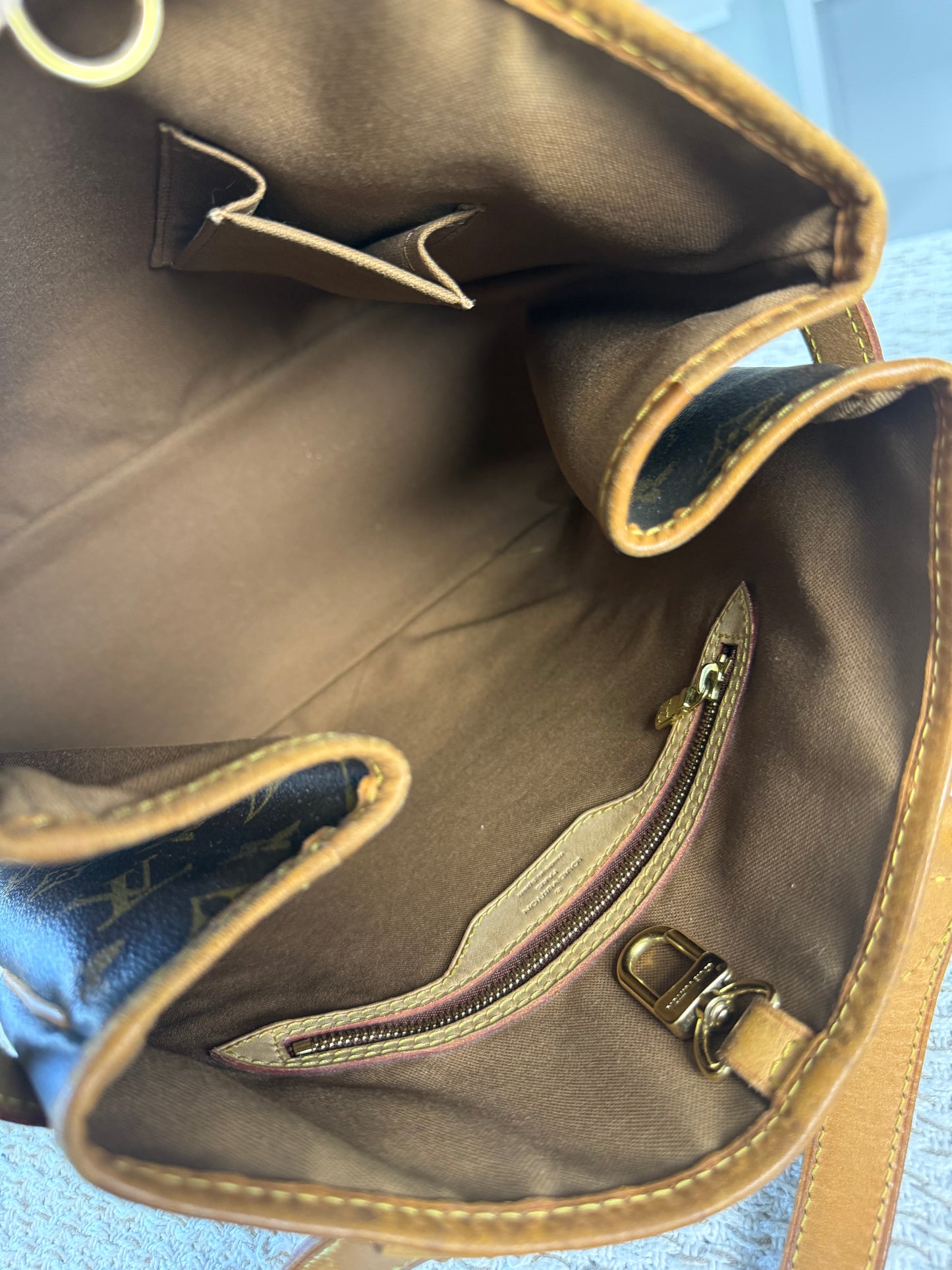 LOUIS VUITTON CANVAS BATIGNOLLES VERTICAL BAG in Monogram