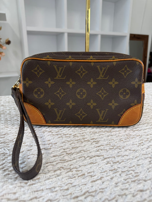 LOUIS VUITTON CANVAS MARLY DRAGONNE PM CLUTCH BAG in Monogram