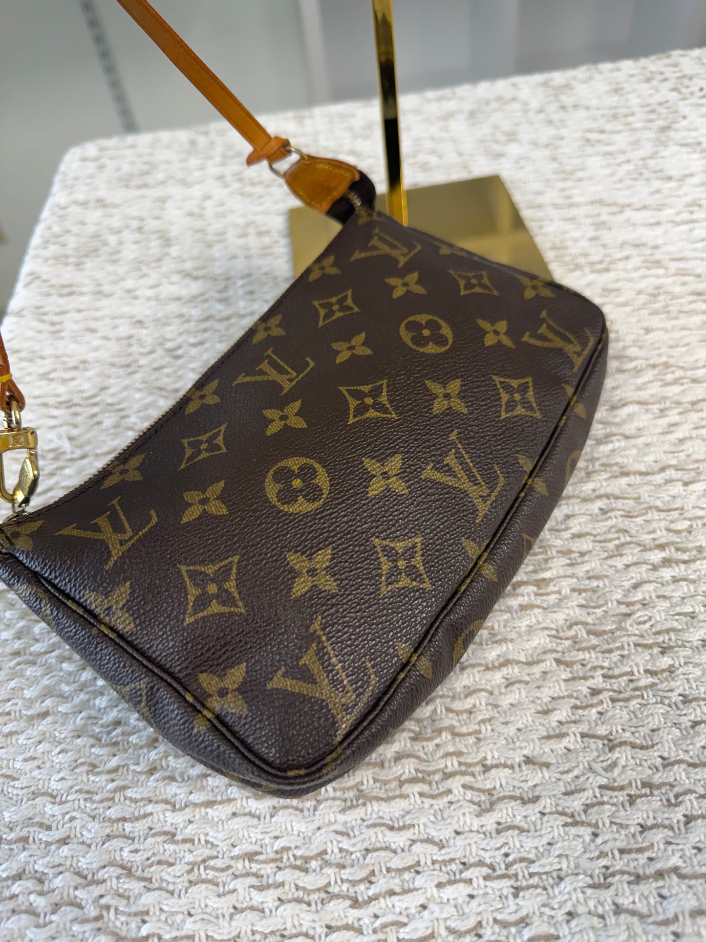 LOUIS VUITTON POCHETTE ACCESSOIRES IN MONOGRAM